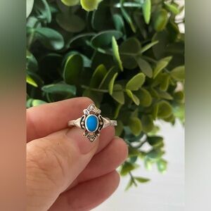 Vintage Sterling Silver 925  petite Turquoise Ring siz 6.5